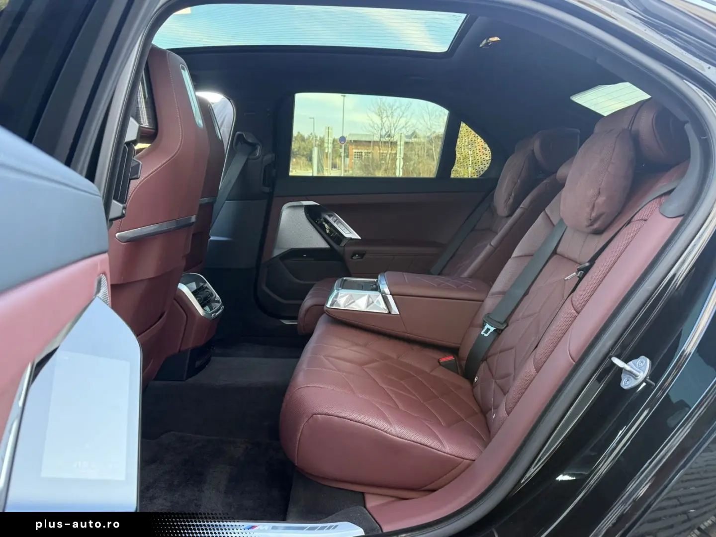 BMW 740d xDrive M Sport Executive Sky Lounge Massage