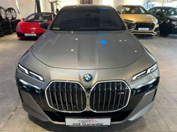 BMW M760e xDrive  Individual Edition UnfallfreI 1.Hd