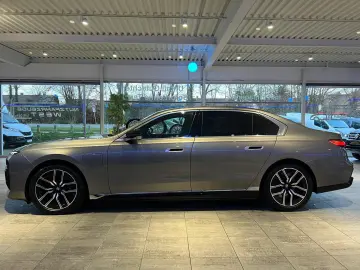 BMW M760e xDrive  Individual Edition UnfallfreI 1.Hd