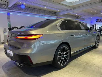 BMW M760e xDrive  Individual Edition UnfallfreI 1.Hd