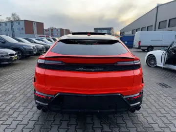 LAMBORGHINI Urus 4.0 V8 PHEV SE B&O 3D  Rear Entertainment