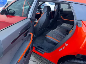 LAMBORGHINI Urus 4.0 V8 PHEV SE B&O 3D  Rear Entertainment