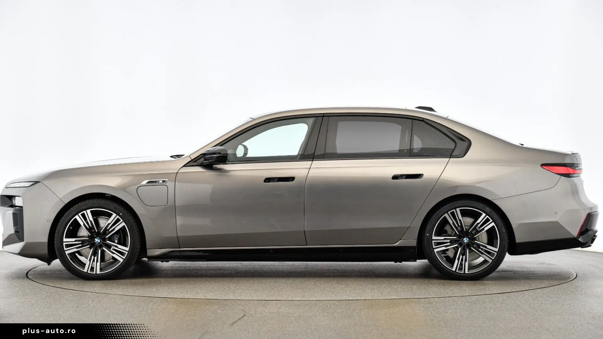 BMW M760e xDrive