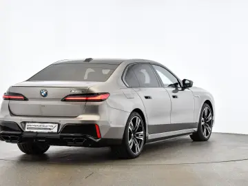 BMW M760e xDrive