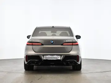 BMW M760e xDrive