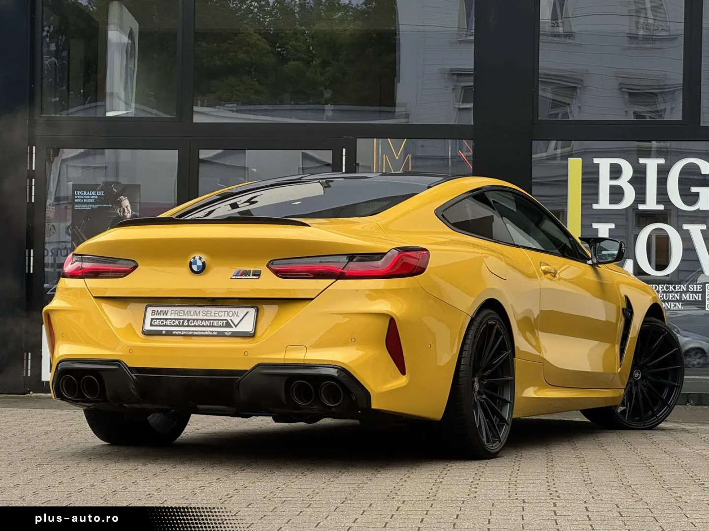 BMW M8 Competition Coupé xDrive M Drivers