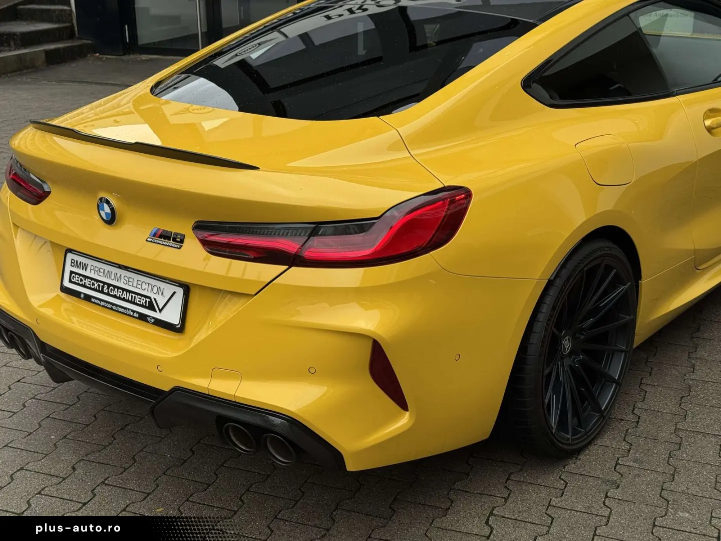 BMW M8 Competition Coupé xDrive M Drivers