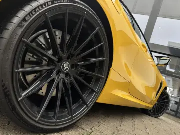 BMW M8 Competition Coupé xDrive M Drivers