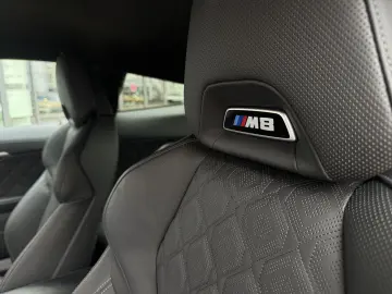 BMW M8 Competition Coupé xDrive M Drivers