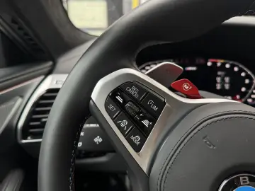 BMW M8 Competition Coupé xDrive M Drivers