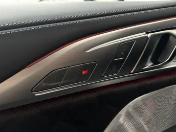 BMW M8 Competition Coupé xDrive M Drivers