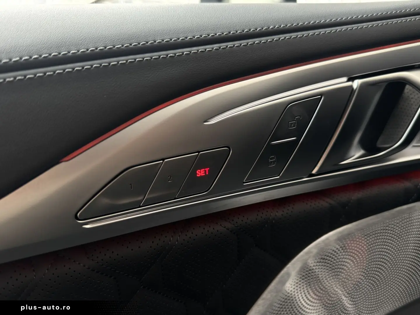 BMW M8 Competition Coupé xDrive M Drivers