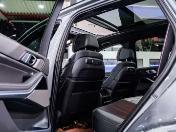 BMW X5 X5 xDrive50e - M-pack - HUD - Pano - Laser li