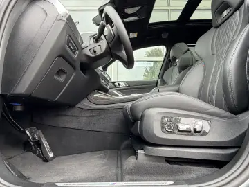 BMW X7 40i xDrive M SPORT