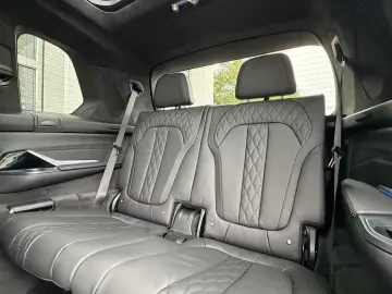 BMW X7 40i xDrive M SPORT