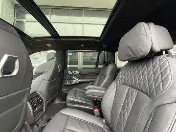 BMW X7 40i xDrive M SPORT