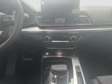 AUDI Q5 advanced 40 TFSI quattro  Verkehrszeichenerke