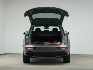 AUDI Q5 S line black 40 TDI qu. Matrix  Kamera  Navi