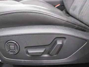 AUDI A6 Lim. s line AHK NAVI MATRIX RFK 20LM 5J GAR