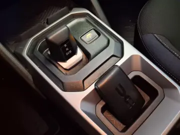 DACIA DUSTER 1.6 HEV 140 Journey