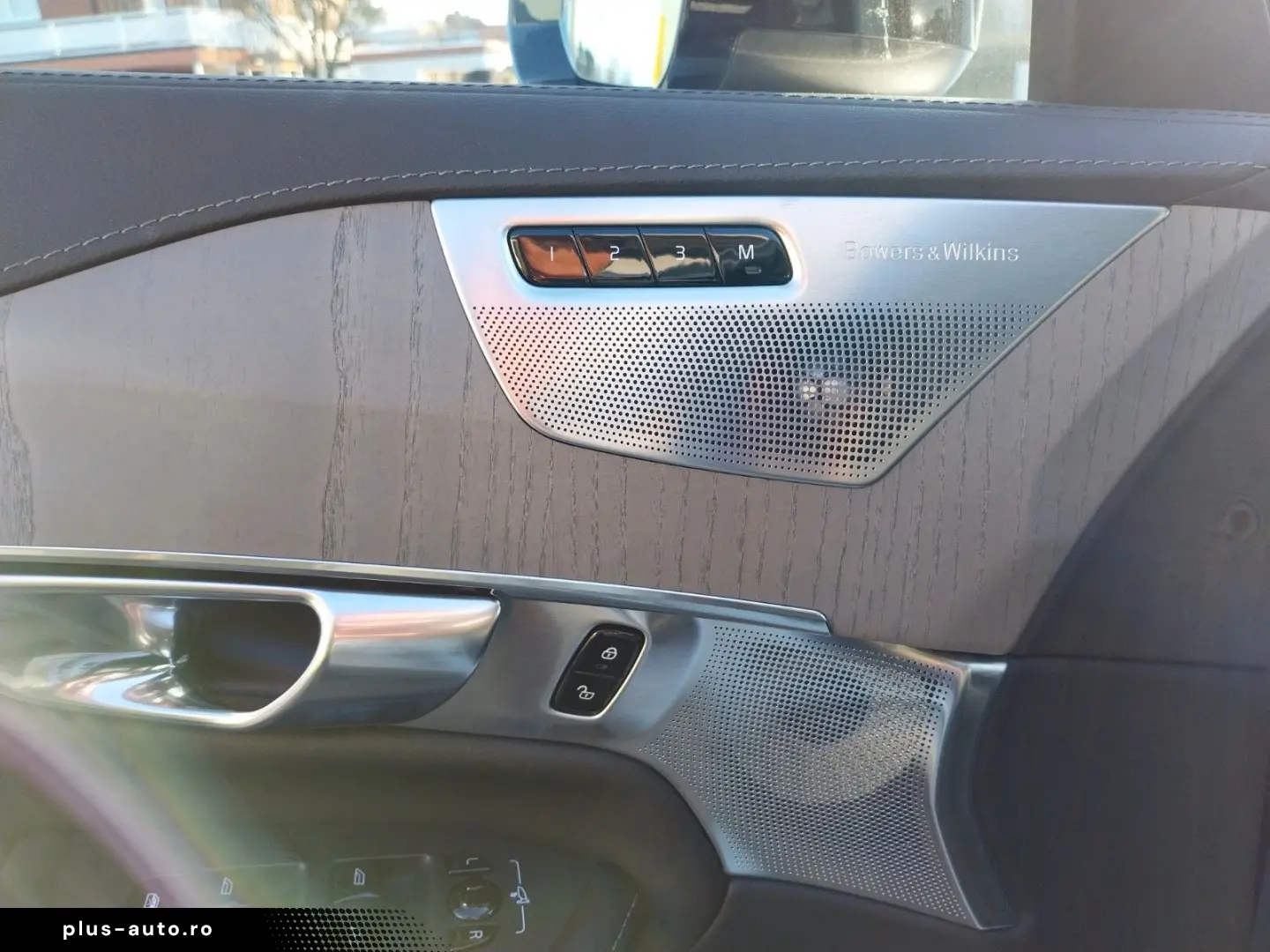 VOLVO XC90 T8 Ultra Dark Recharge AWD  B&W Massage