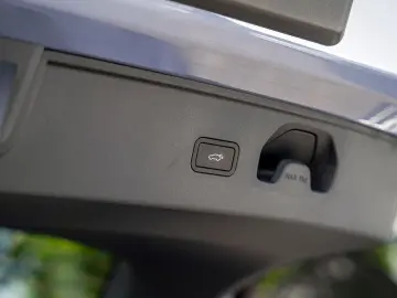 LYNC AND CO 02 200 kW More