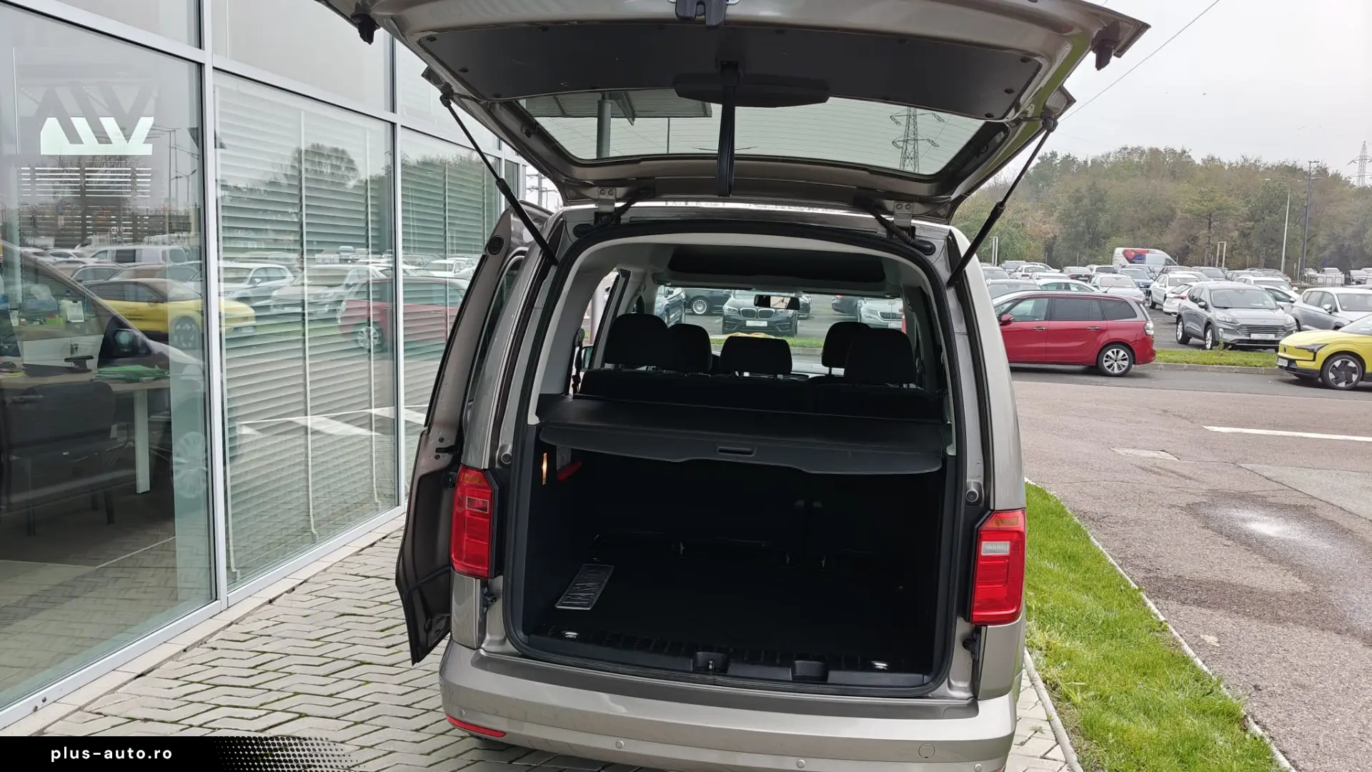 Volkswagen Caddy 2.0 TDI BMT 75KW 102CP (5 locuri) Life