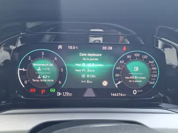 VW Golf VARIANT LIFE 2.0TDI 150CP DSG7