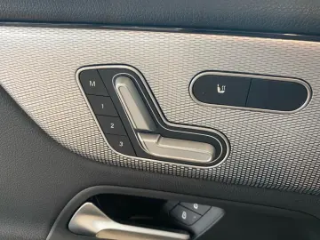 MERCEDES-BENZ GLA 250 e AHK LED SPUR KAM CARPLAY TOT&hellip;