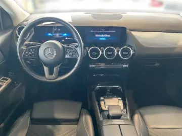 MERCEDES-BENZ GLA 250 e AHK LED SPUR KAM CARPLAY TOT&hellip;