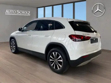 MERCEDES-BENZ GLA 250 e AHK LED SPUR KAM CARPLAY TOT&hellip;