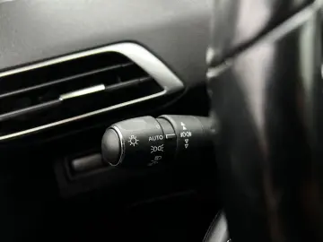 Peugeot 5008 Gen-Ii-2016