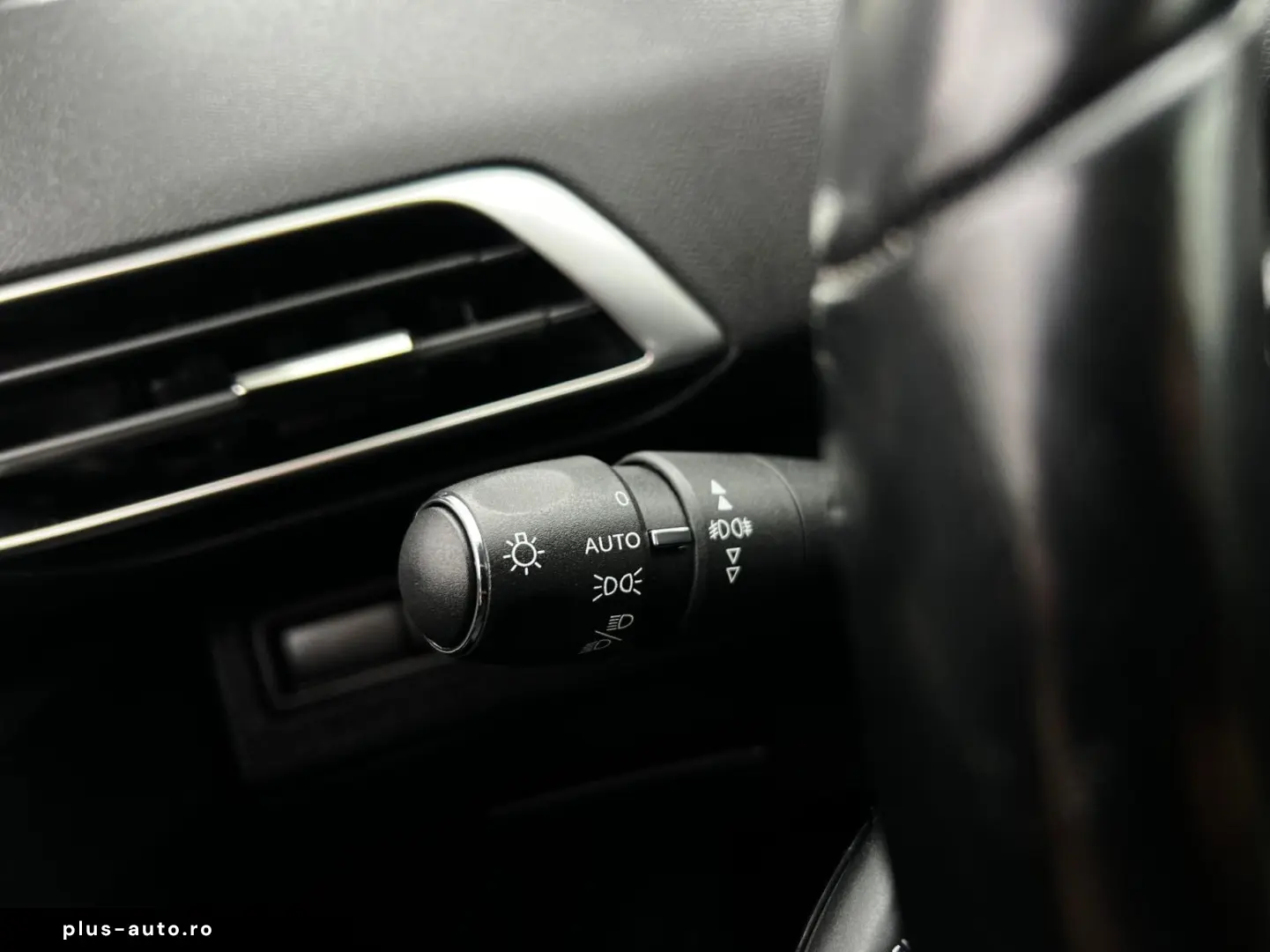 Peugeot 5008 Gen-Ii-2016