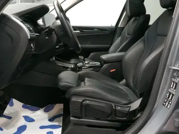 BMW X3 xDrive 20 i  PANO LEDER LASER