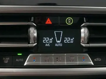 BMW X3 xDrive 20 i  PANO LEDER LASER