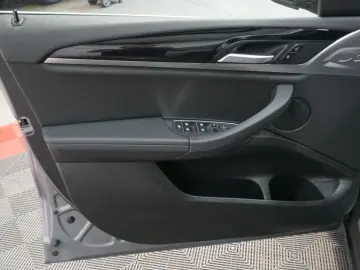 BMW X3 xDrive 20 i  PANO LEDER LASER