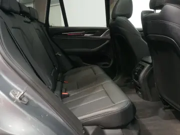 BMW X3 xDrive 20 i  PANO LEDER LASER