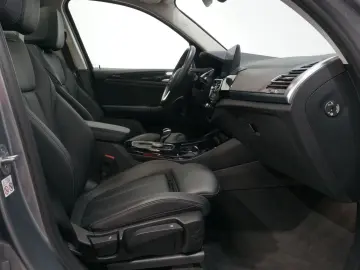 BMW X3 xDrive 20 i  PANO LEDER LASER