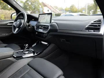 BMW X3 xDrive 30i M-Sport FACEL. PANO AHK HUD 360