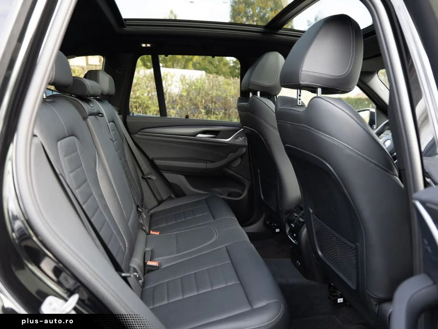 BMW X3 xDrive 30i M-Sport FACEL. PANO AHK HUD 360