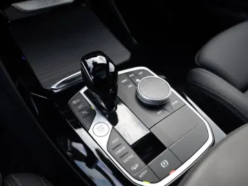 BMW X3 xDrive 30i M-Sport FACEL. PANO AHK HUD 360