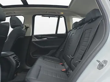 BMW X3 XDRIVE LASER HUD 61TKM PANORAMA KAMERA SHZ