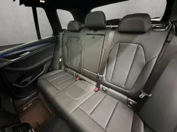 BMW X3 30 i xD M Sport Laser Pano AHK SHZ 19LM RFK