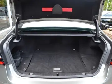 BMW 745 e   M-Sport   Massage   Aktiv.Lenk