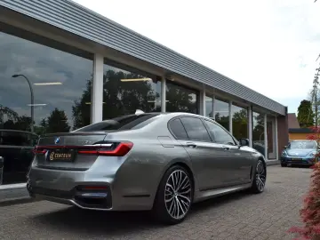 BMW 745 e   M-Sport   Massage   Aktiv.Lenk