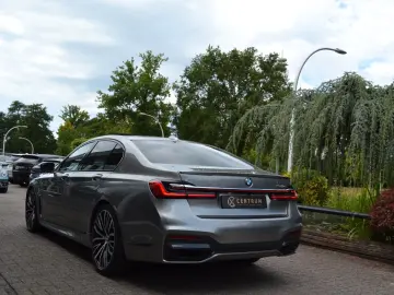 BMW 745 e   M-Sport   Massage   Aktiv.Lenk