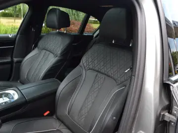BMW 745 e   M-Sport   Massage   Aktiv.Lenk