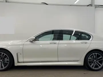 BMW 740 dA xDrive M-Sport Laser ACC 360