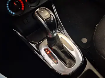 OPEL CORSA 1.4 90CP Cosmo AT6