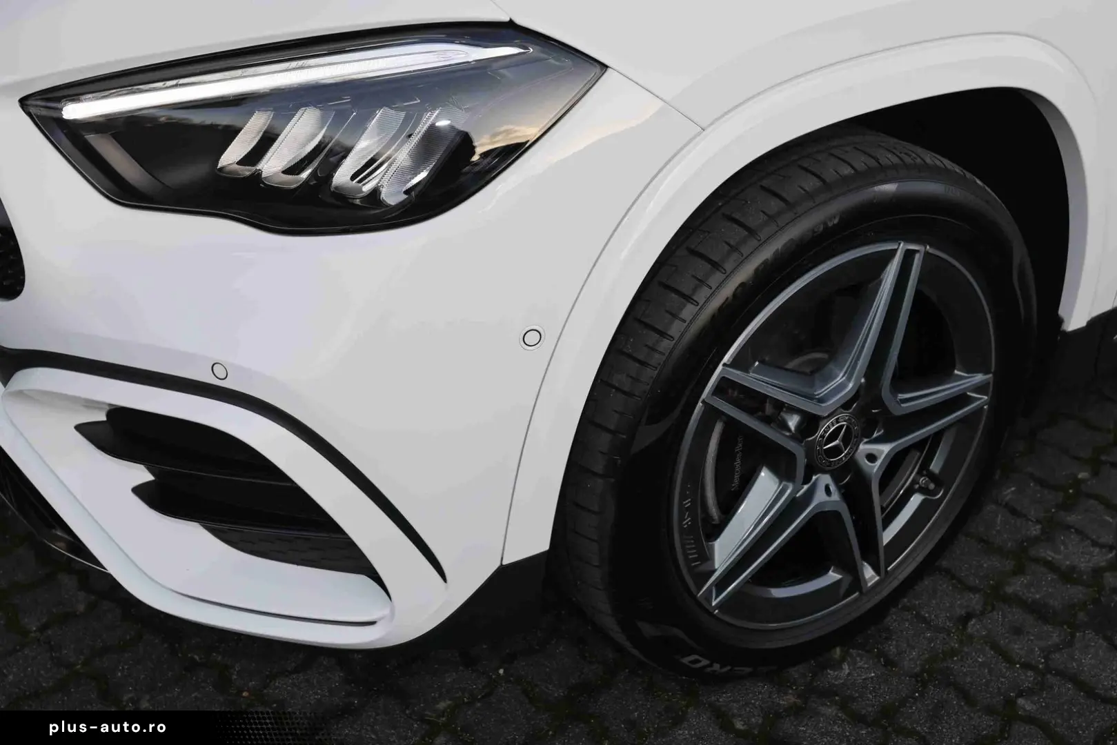 MERCEDES-BENZ GLA 180 AMG